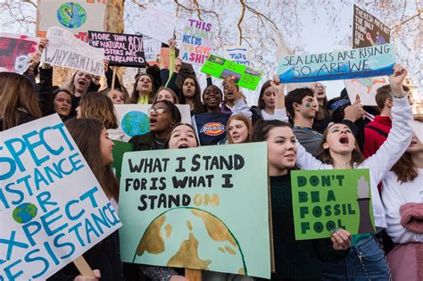 การประท้วงโอกาของเงย youthful discontent and the fight for economic justice